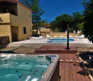 Gîte Canoé Piscine chauffée et Spa en Ardèche Méridionale à Ruoms