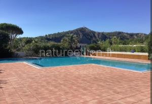 Bel appartement T3 avec jardin privatif et piscine commune à Ruoms
