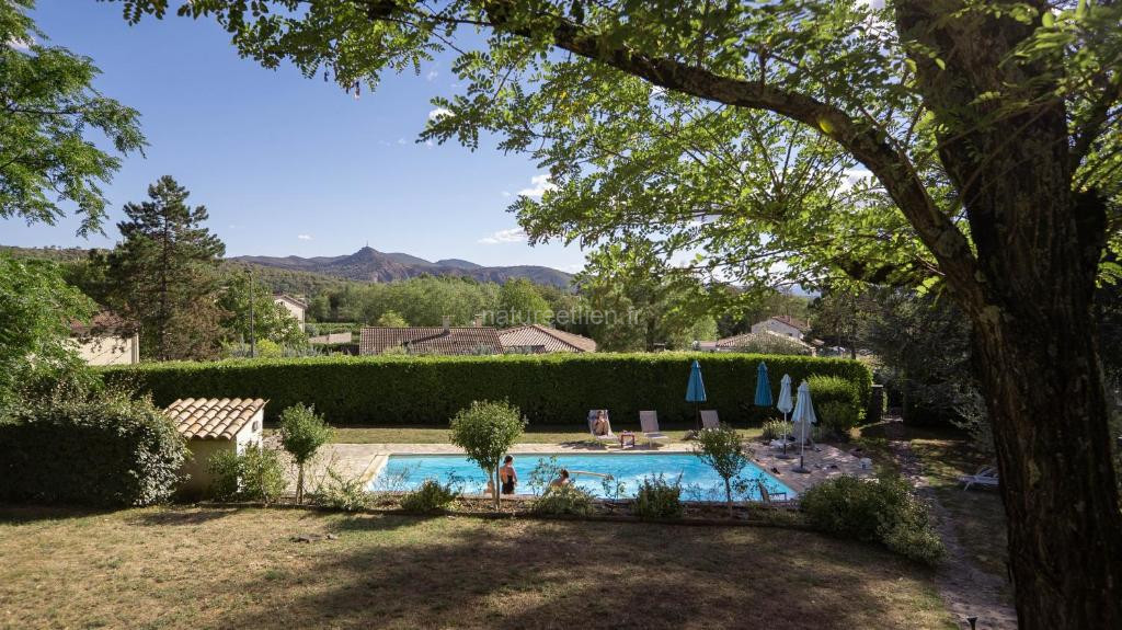 Mas - 12 pers - Piscine - Grand Jardin Arboré